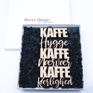 Kaffe skilt i træ - Kaffe hygge kaffe nærvær kaffe kærlighed - Træskilt til vægdekoration