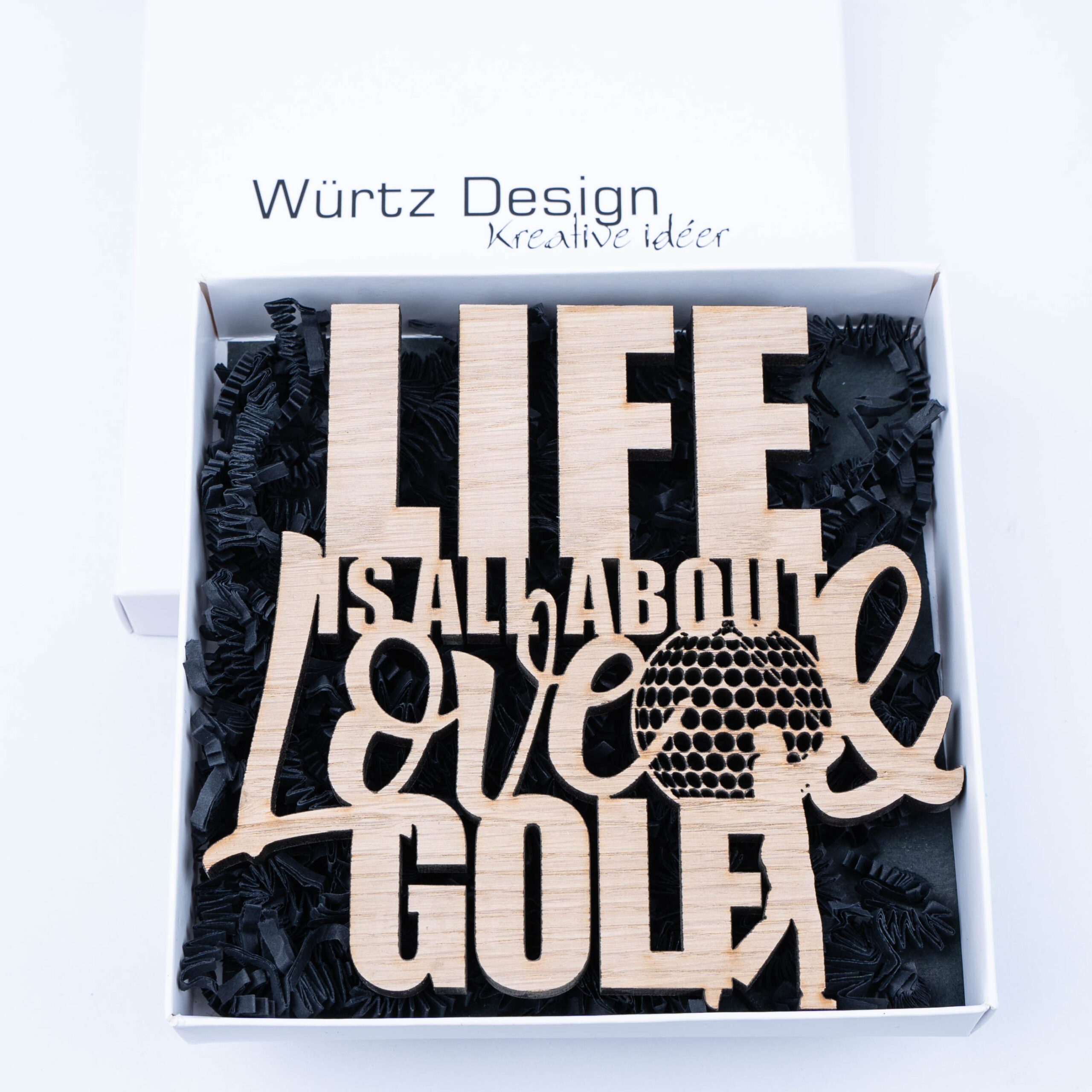 Life is all about love and golf - Træskilt til vægdekoration